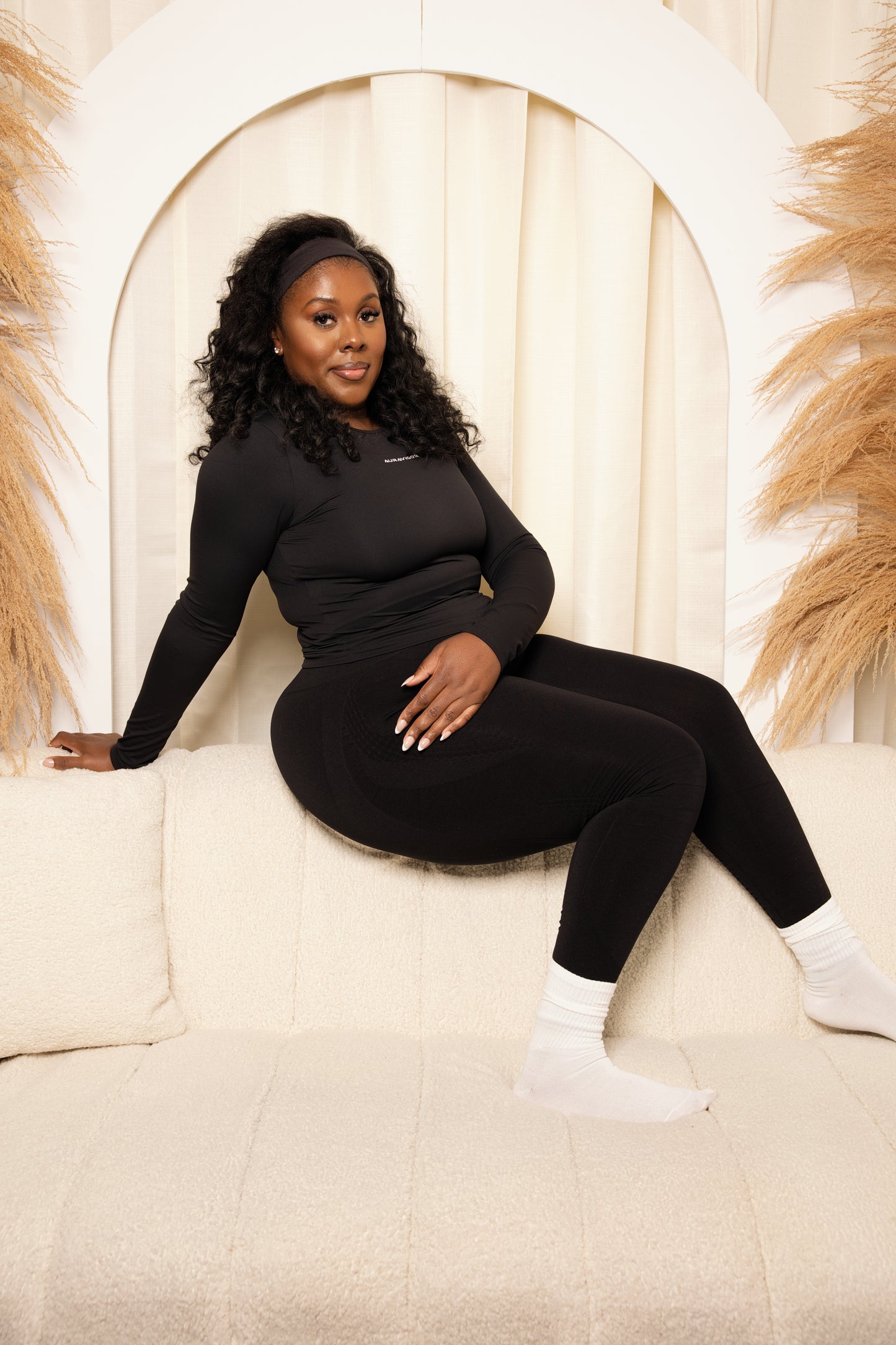 BLACK SEAMLESS LONG SLEEVE